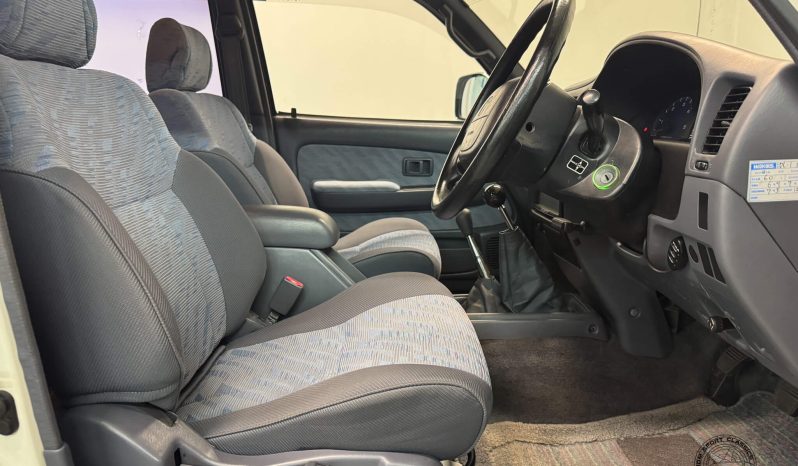 1999 Toyota Hilux Sports Pickup full