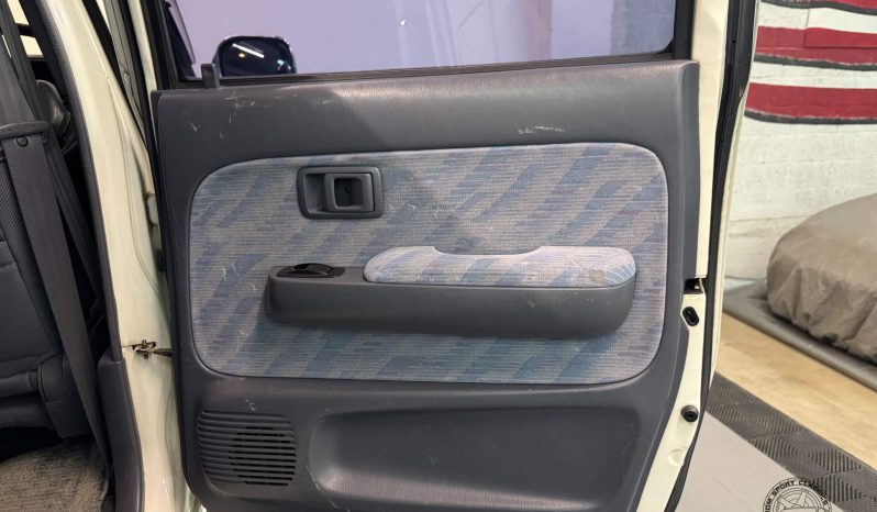 1999 Toyota Hilux Sports Pickup full