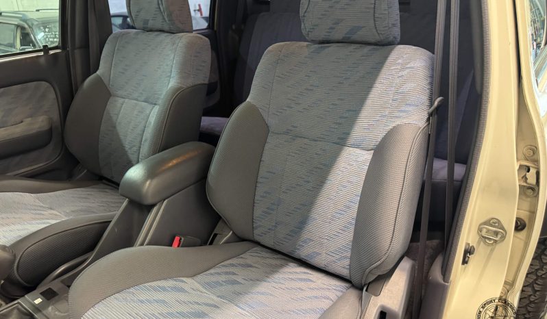 1999 Toyota Hilux Sports Pickup full