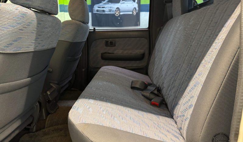 1999 Toyota Hilux Sports Pickup full