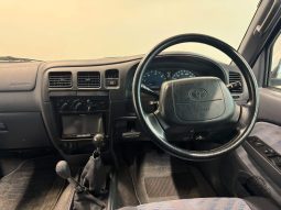 1999 Toyota Hilux Sports Pickup full