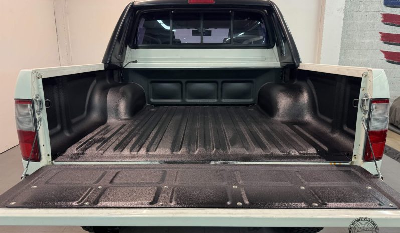 1999 Toyota Hilux Sports Pickup full