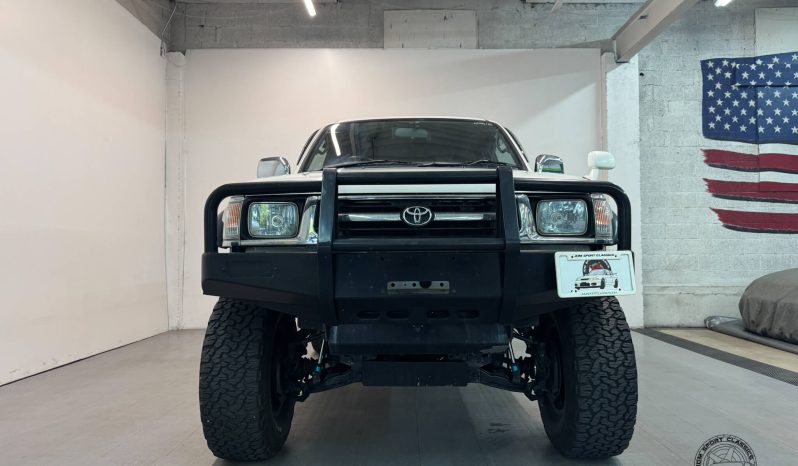 1999 Toyota Hilux Sports Pickup full
