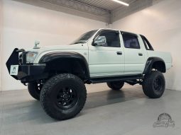 1999 Toyota Hilux Sports Pickup full