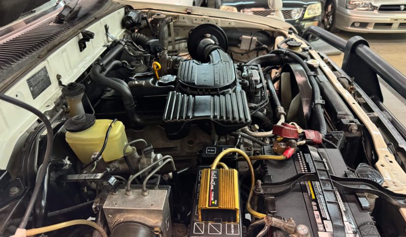 1999 Toyota Hilux Sports Pickup full