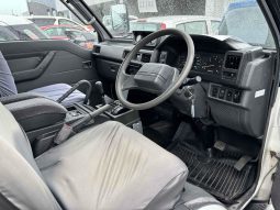 1997 Mitsubishi Delica Starwagon Active World full