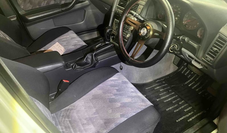 2000 Nissan Skyline 25GT-X Sedan full