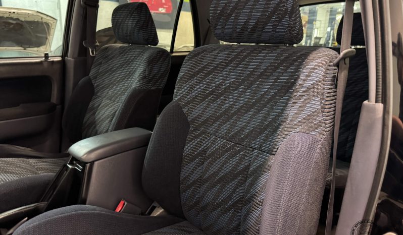 1999 Toyota Hilux Surf SSR-X V-Selection full