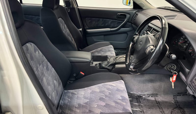 2000 Nissan Skyline 25GT-X Sedan full