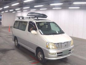 1999 Toyota HiAce Regius V L Package 4WD