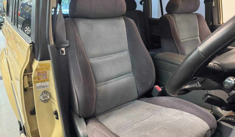 1993 Toyota Land Cruiser VX Limited full