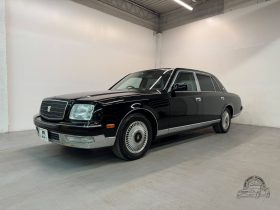 2000 Toyota Century V12