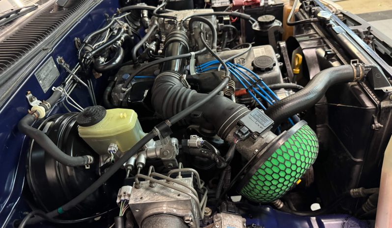 1996 Toyota Hilux Surf SSR-X full