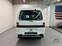 1997 Mitsubishi Delica Starwagon Active World full