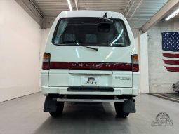1997 Mitsubishi Delica Starwagon Active World full