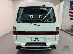 1997 Mitsubishi Delica Starwagon Active World full