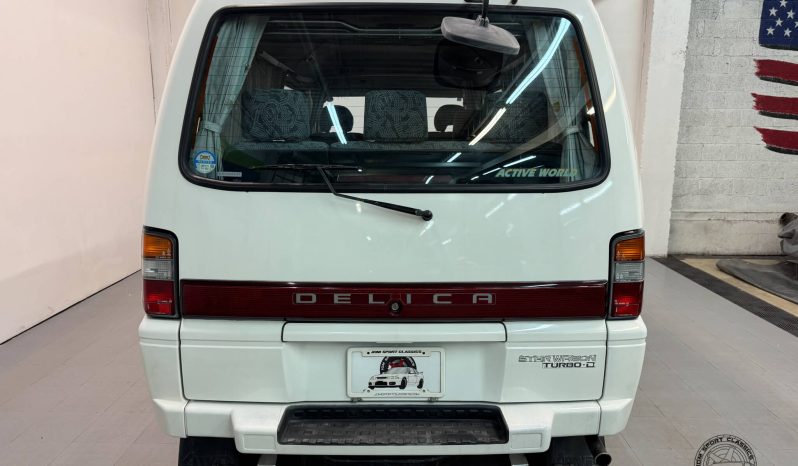 1997 Mitsubishi Delica Starwagon Active World full