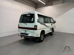 1997 Mitsubishi Delica Starwagon Active World full