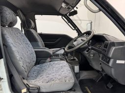 1997 Mitsubishi Delica Starwagon Active World full