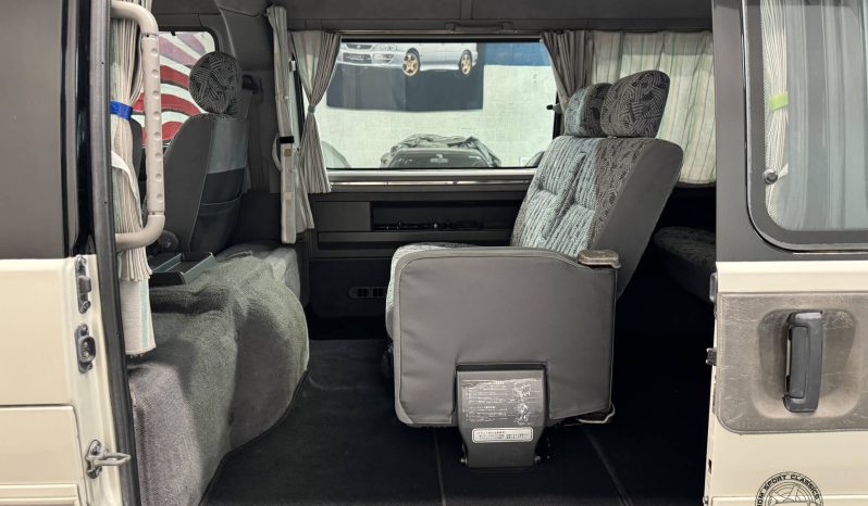 1997 Mitsubishi Delica Starwagon Active World full