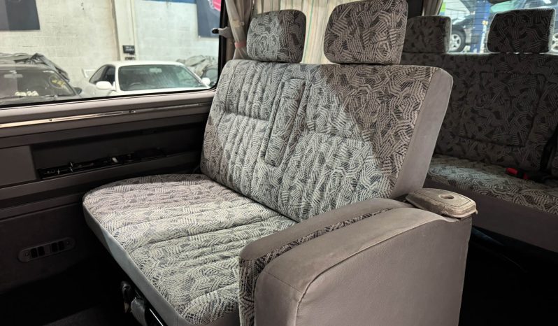 1997 Mitsubishi Delica Starwagon Active World full