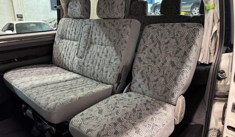 1997 Mitsubishi Delica Starwagon Active World full