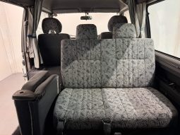 1997 Mitsubishi Delica Starwagon Active World full