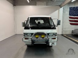 1997 Mitsubishi Delica Starwagon Active World full