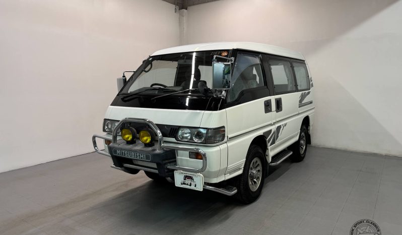 1997 Mitsubishi Delica Starwagon Active World full