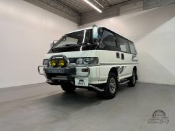 1997 Mitsubishi Delica Starwagon Active World full