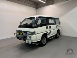 1997 Mitsubishi Delica Starwagon Active World full