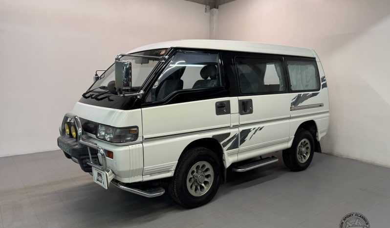 1997 Mitsubishi Delica Starwagon Active World full