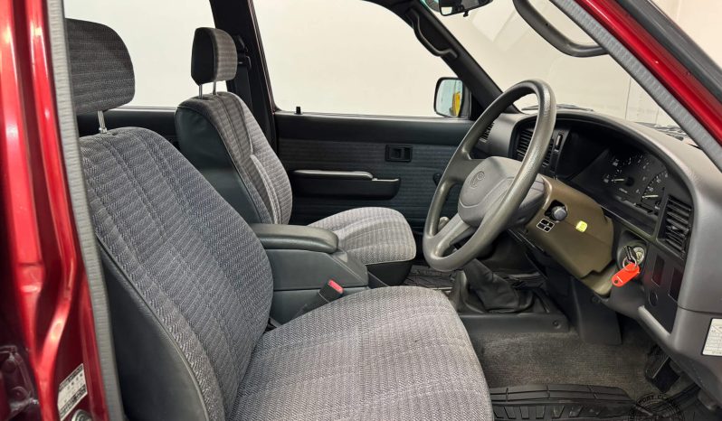 1993 Toyota Hilux Pickup SSR full