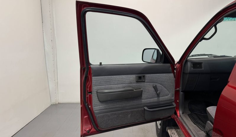 1993 Toyota Hilux Pickup SSR full