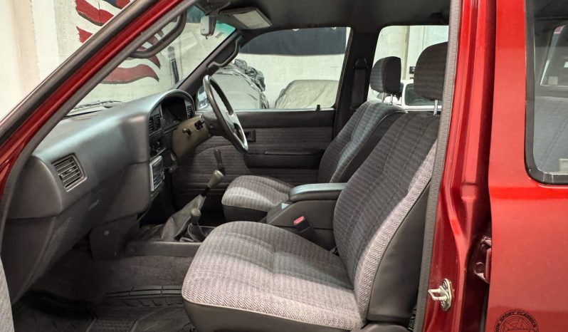 1993 Toyota Hilux Pickup SSR full