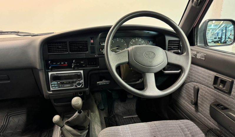 1993 Toyota Hilux Pickup SSR full