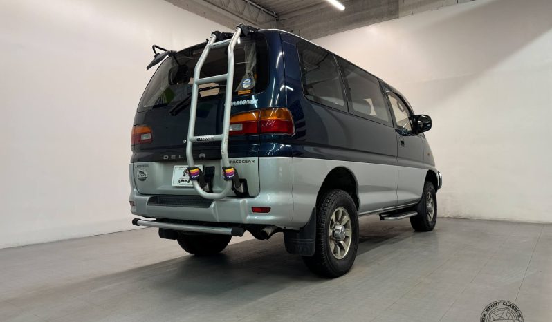1995 Mitsubishi Delica Space Gear Chamonix full