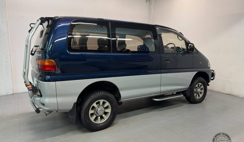 1995 Mitsubishi Delica Space Gear Chamonix full