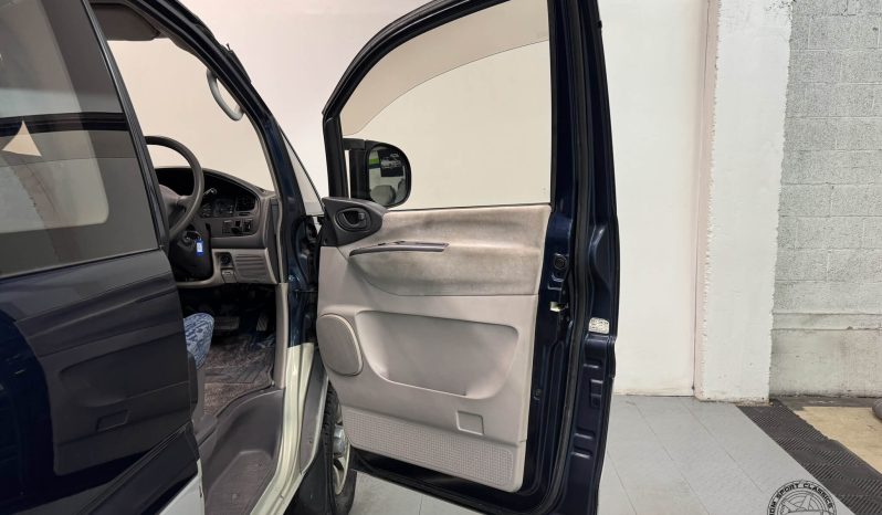1995 Mitsubishi Delica Space Gear Chamonix full