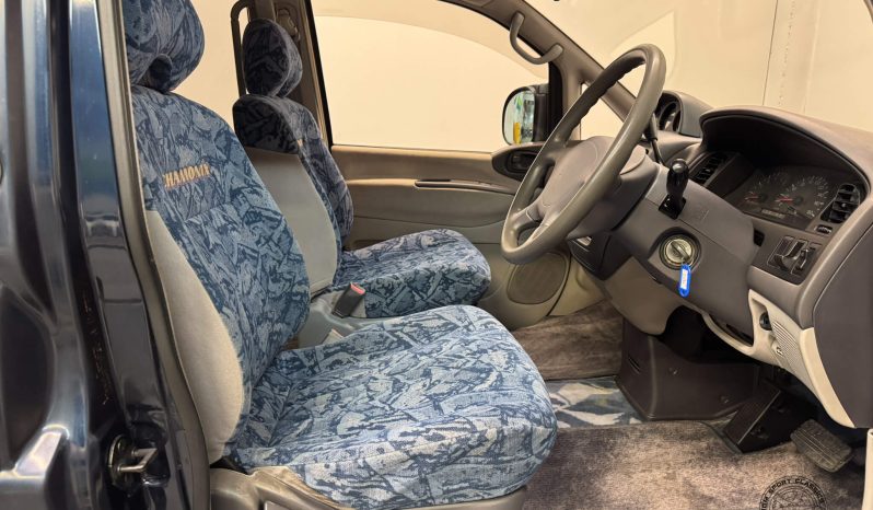 1995 Mitsubishi Delica Space Gear Chamonix full