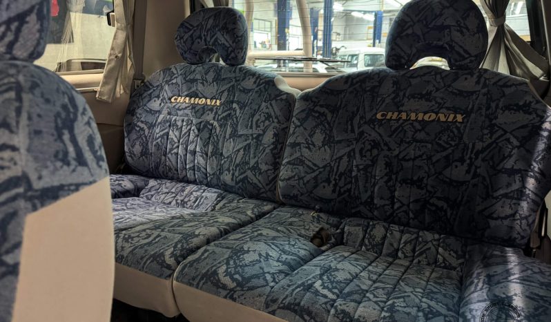 1995 Mitsubishi Delica Space Gear Chamonix full