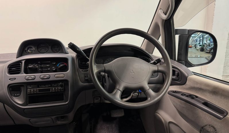 1995 Mitsubishi Delica Space Gear Chamonix full