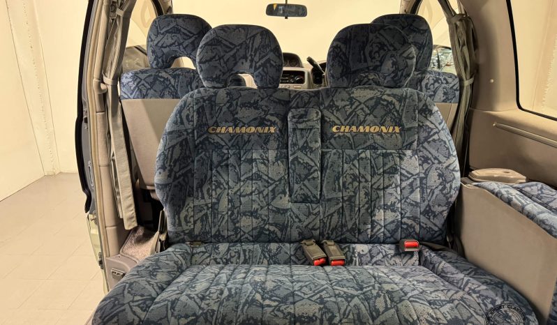 1995 Mitsubishi Delica Space Gear Chamonix full