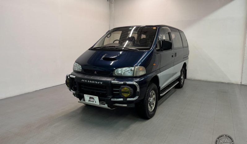 1995 Mitsubishi Delica Space Gear Chamonix full