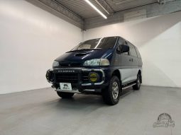 1995 Mitsubishi Delica Space Gear Chamonix full