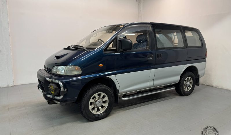 1995 Mitsubishi Delica Space Gear Chamonix full