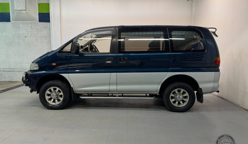 1995 Mitsubishi Delica Space Gear Chamonix full