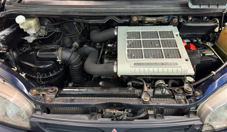 1995 Mitsubishi Delica Space Gear Chamonix full