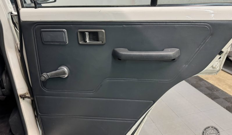 1989 Mitsubishi Pajero DX full