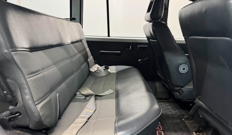 1989 Mitsubishi Pajero DX full